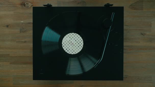Top View Fancy Vinyl Record Player Rolling Playing Disc Retro — Stok video