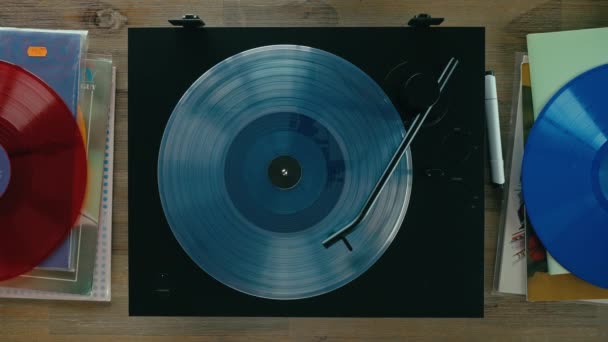 Old School Vinyl Record Player Spins Disc Filling Studio Sweet — Stock Video