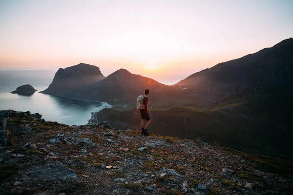 Young Athletic Man Backpack Hike Reach Summit Mountain Sunset Cinematic — Stock Photo, Image