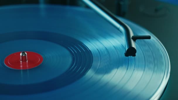 Set Spinning Blue Vinyl Record Retro Equipment Record Player Plays — Stock Video
