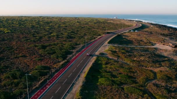 Cinematic Drone Establishing Shot Beautiful Empty Coastal Road Sea Shore — Stock Video