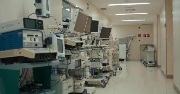 Fotografía Estilo Documental Mano Del Pasillo Del Hospital Vacío Con — Vídeo de stock