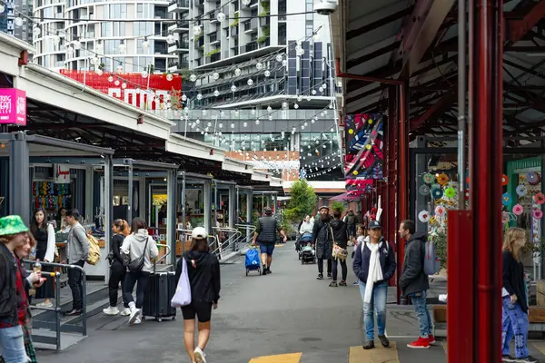 Melbourne Australia April 2024 People Shop Queen Victoria Market — Stock Photo, Image