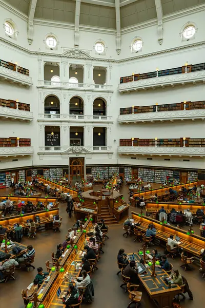 Melbourne Australia Abril 2024 Personas Sala Lectura Trobe Biblioteca Estatal — Foto de Stock