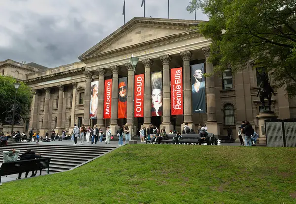 Melbourne Australia April 2024 People Gathering Entrance State Library — Stock Photo, Image