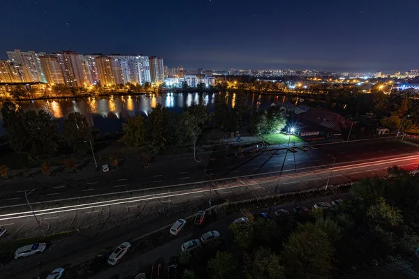 Nachtbild Der Großstadt Unter Sternenhimmel Tolles Helles Buntes Licht Zur — Stockfoto