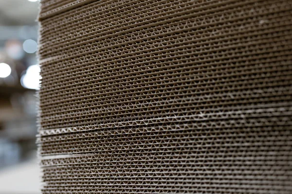 Uma Folha Papelão Pilha Folhas Perfuradas Papelão Ondulado São Empilhadas — Fotografia de Stock