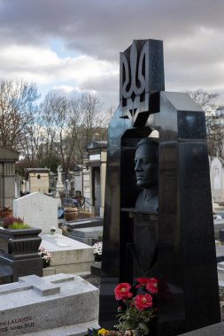 Montparnasse Mezarlığı 'nda bir mezar Symon Petliura. 1918-1919 Ukrayna Bağımsızlık Savaşı sırasında Ukrayna Halk Cumhuriyeti 'nin başkomutanıydı..