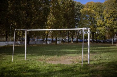 İtalya 'nın Torino kentinde sonbaharda oynanan futbol golü. Kentsel çevrede eğlence ve spor için açık bir alan.