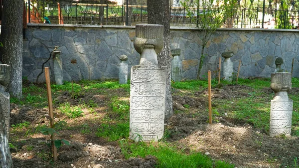 오스만 제국의 묘비입니다 Aksemseddin 오스만 제국의 터키어로 기록되었다 — 스톡 사진