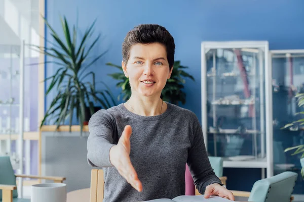 Polite Friendly Middle Aged Neutral Gender Manager Recruiter Posing Portrait — Stock Photo, Image
