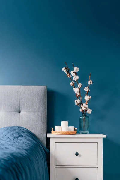 Stylish Modern Bedroom Dark Colors Cozy Interior Navy Blue Walls — Stock Photo, Image