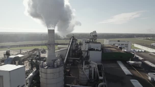 Gigafactory Industrielandschaft Große Holzverarbeitende Fabrik Blick Auf Stahlrohre Und Tanks — Stockvideo