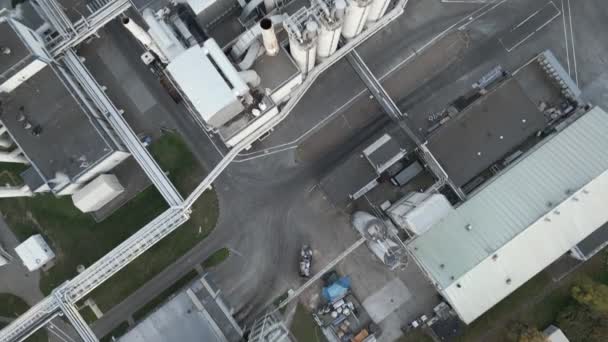Endüstriyel Arazi Büyük Işleme Fabrikası Çelik Boruların Tankların Yükseklikten Görünüşü — Stok video