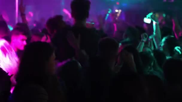 Wit Rusland Minsk November 2022 Nachtleven Jongeren Hebben Plezier Dansen — Stockvideo