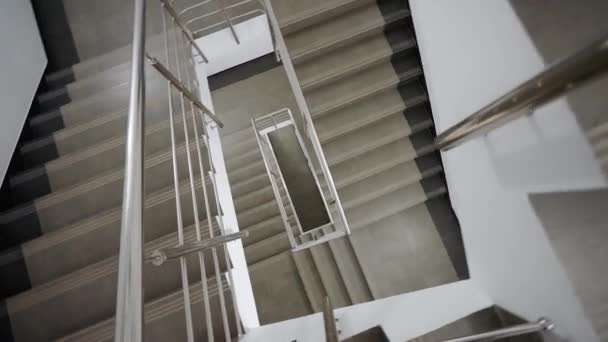 Espacios Sin Personas Vista Las Escaleras Del Edificio Oficinas Salida — Vídeo de stock