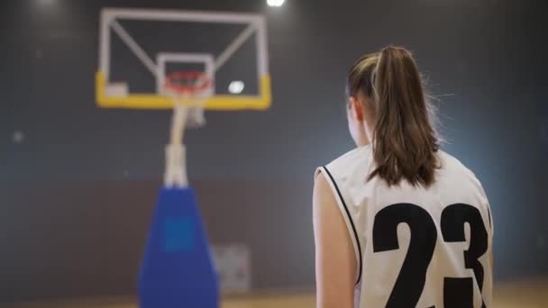 Style Vie Sportif Jeu Entraînement Basket Ball Joueuse Jette Avec — Video