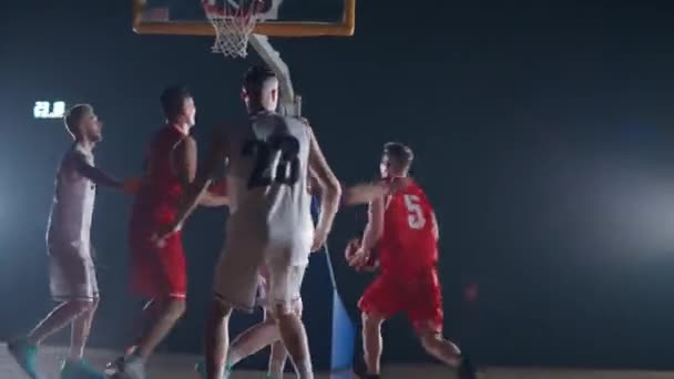 Międzynarodowy Mecz Koszykówki Konfrontacja Dwóch Drużyn Sportowy Styl Życia Aktywna — Wideo stockowe
