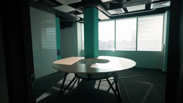 コワーキング 空の講堂 バックグラウンドテンプレート 空のオフィススペースのインテリア 自然照明 オフィススペースレンタル — ストック動画