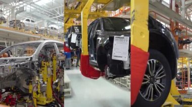 BELARUS, BORISOV - 7 Ağustos 2019: Kolaj videosu, modern araba üretimi, araba gövdesi kaynaklama süreci, araba montaj aşamaları, bölünmüş ekran.