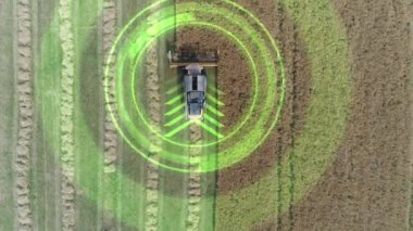 Elektrik birleştirme, hasat edici yulafları kaldırır, yükseklikten görüntü, GPS sistemi, HUD, hareket grafikleri ögeleri.