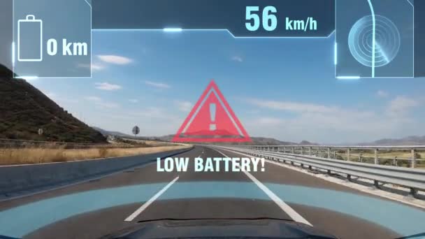 Otoyolda Otomatik Pilot Kullanan Elektrikli Araba Low Battery Yol Kenarında — Stok video