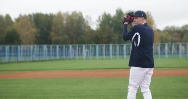 Baseball Játék Dobó Dobja Labdát Felé Tészta Főiskolai Sportok Lassított — Stock videók