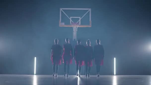 Performance Équipe Joueuses Basket Ball Promène Dans Éclairage Contour Championnat — Video
