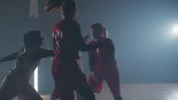 Noche Juego Baloncesto Femenino Confrontación Entre Los Equipos Mujeres Europeas — Vídeo de stock