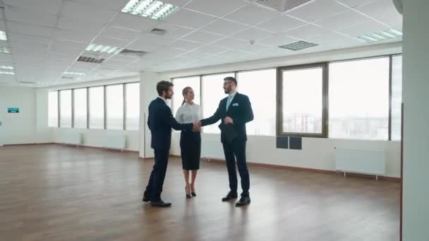 Business Meeting Top Managers Handshake Businessmen Interior White Office Space — Stock Video