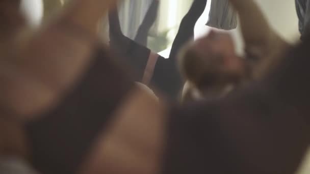 Grupo Meninas Fazendo Alongamento Dança Uma Sala Estúdio Mulher Flexível — Vídeo de Stock