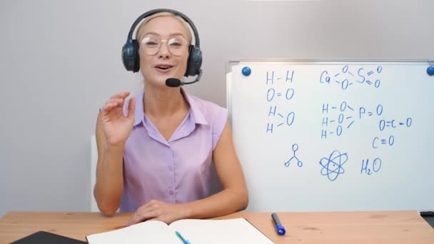 Porträt Einer Lehrerin Online Hausaufgabenbetreuung Videotelefonie Videokonferenz Mit Lehrerin Physik — Stockvideo