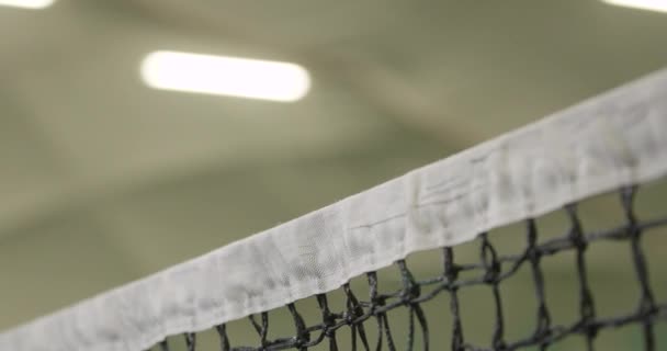Netball Στο Τουρνουά Τένις Κλειστό Γήπεδο Τενίστας Χτυπά Την Μπάλα — Αρχείο Βίντεο