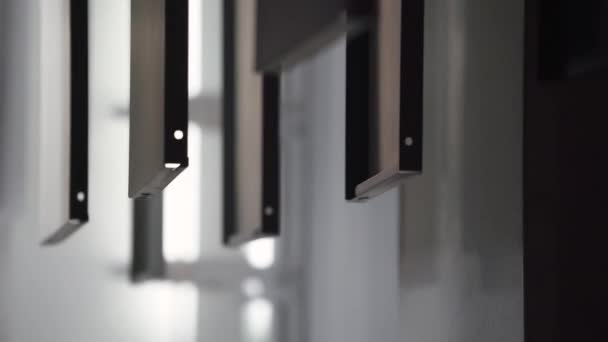 Производство Бытовой Техники Покрасочные Стенды Роботы Красуют Алюминиевые Панели Современные — стоковое видео