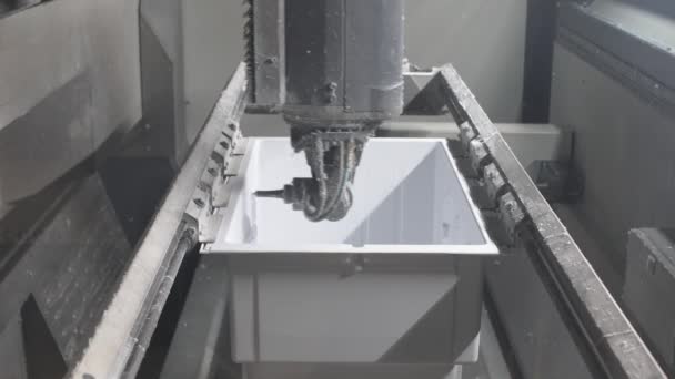 Produkcja Maszyna Cnc Robota Pracy Cięcie Laserowe Kształtu Tworzywa Sztucznego — Wideo stockowe