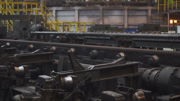 Çelik Fabrikası Çelik Boruların Üretimi Sıcak Boruların Yanması Boruların Üretim — Stok video