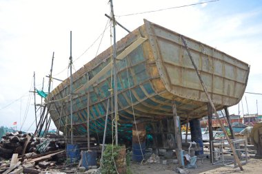 Mumbai 'deki ahşap gemi tamirhanesi. 