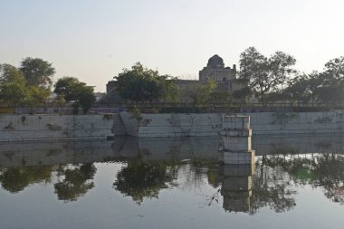 Hajjar, Haryana, Hindistan 'daki ortaçağ göleti.