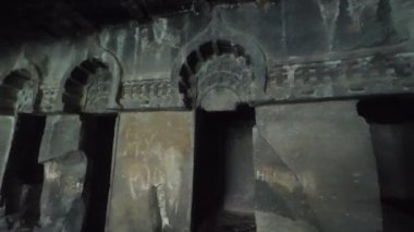 Hindistan, Maharashtra 'daki Kondana Mağaraları' ndaki antik Budist oymacılığı muson mevsiminde ele geçirildi.