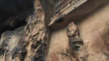 Hindistan Maharashtra, Kondana mağaralarındaki Chaitya salonunun dış görünüşü 