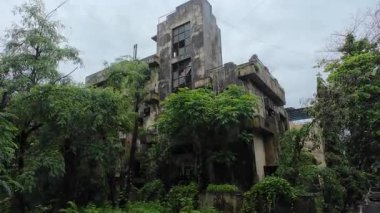 Mumbai 'deki terk edilmiş bina 