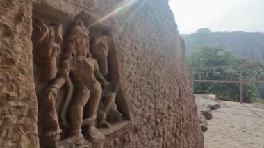 Gwalior, Madhya Pradesh 'teki Antik Gopachal Rock Cut Digambar Jain Heykelleri