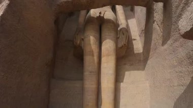 Gwalior, Madhya Pradesh 'teki Antik Gopachal Rock Cut Digambar Jain Heykelleri