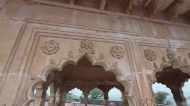 Bharatpur Müzesi, Rajasthan Hindistan 'daki Mimari Sütunlar ve Taş Sütunlar