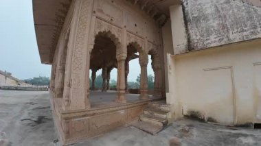 Bharatpur Müzesi, Rajasthan Hindistan 'daki Mimari Sütunlar ve Taş Sütunlar