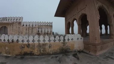 Bharatpur Müzesi, Rajasthan Hindistan 'daki Mimari Sütunlar ve Taş Sütunlar