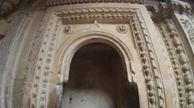 Gwalior Kalesi 'nin Mimari Mirası: Sanatçılık, Güç ve Kültür Mirasının Harmanlanması