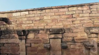 Gwalior Kalesi 'nin Mimari Mirası: Sanatçılık, Güç ve Kültür Mirasının Harmanlanması