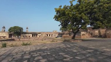 Gwalior Kalesi 'nin Mimari Mirası: Sanatçılık, Güç ve Kültür Mirasının Harmanlanması