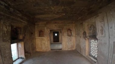 Gwalior Kalesi 'nin Mimari Mirası: Sanatçılık, Güç ve Kültür Mirasının Harmanlanması